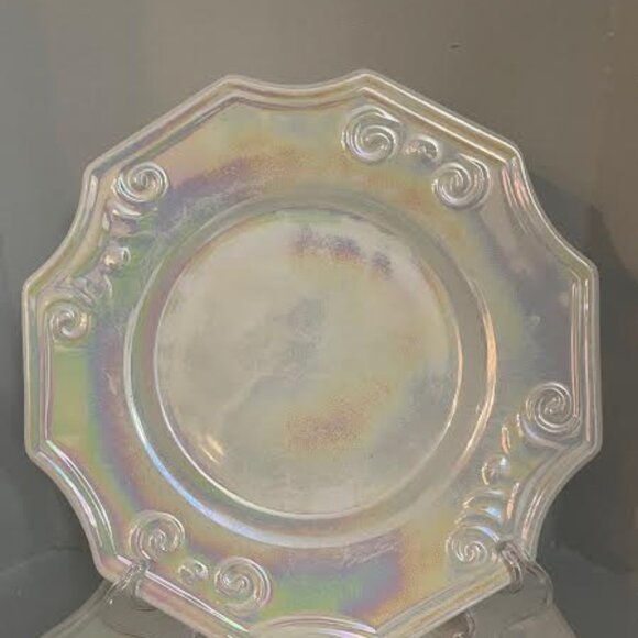 Set of 4 Italian Luncheon Plates  White Iridescent Pearlized Scalloped Edges - Picture 4 of 12